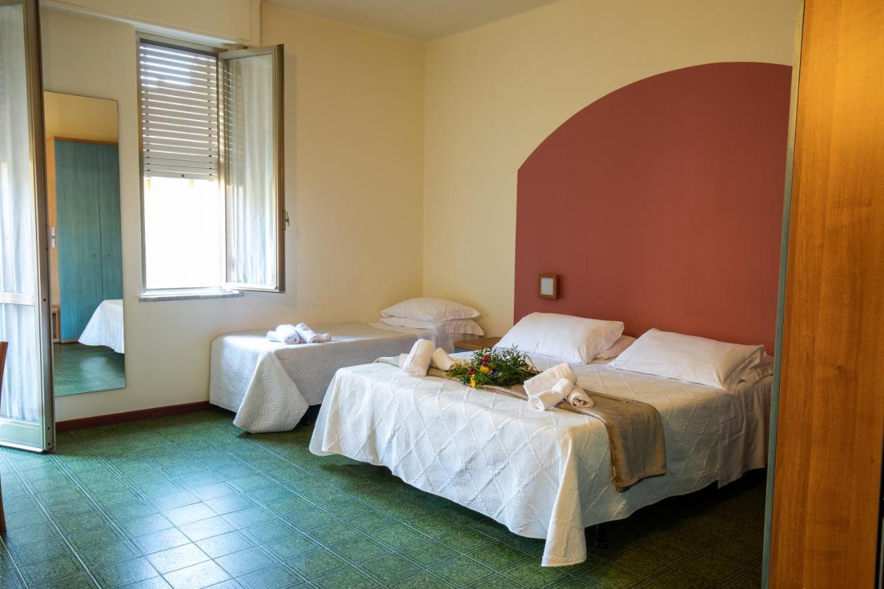 Hotel Xxv Aprile Casa Per Ferie à Albenga Extérieur photo